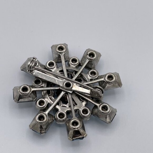 Vintage Baby Blue Starburst Style Brooch Silver Tone - Picture 2 of 3